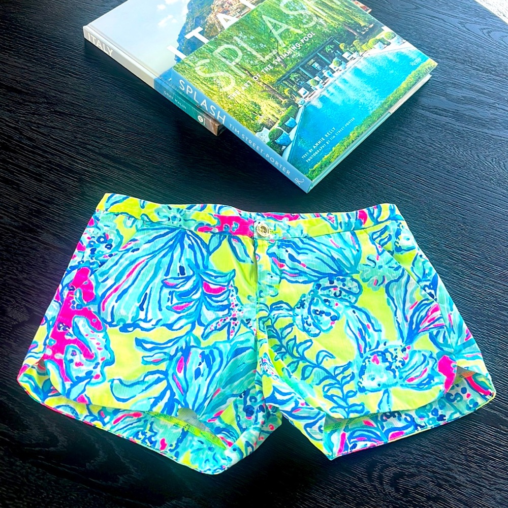 Lilly Pulitzer shorts size 00 🐬💖
